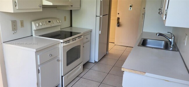 Foto del edificio - 1300 NE Miami Gardens Dr