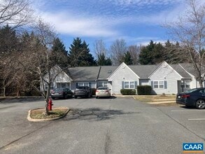 Building Photo - 1420 Lilac Ct