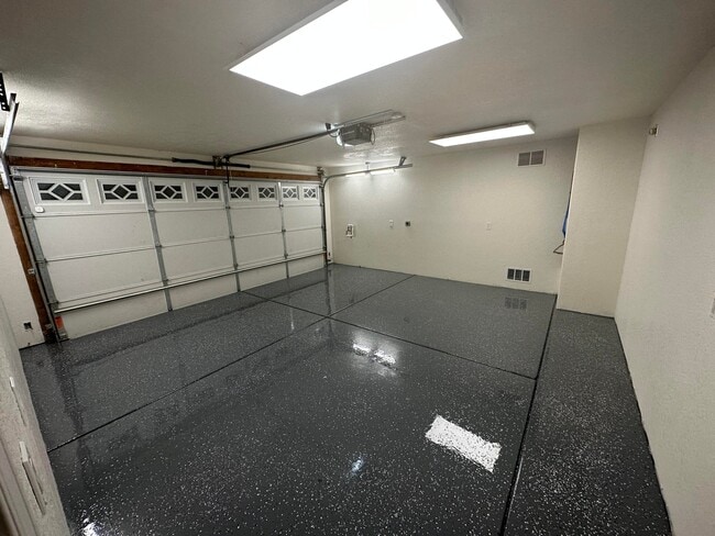 Building Photo - 3724 W Fitzwater Ct