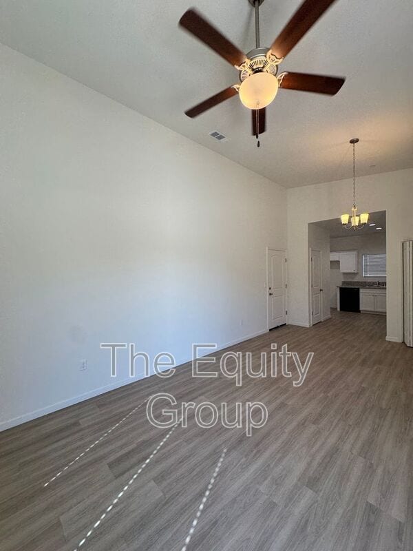 Building Photo - 4112 E Kaweah Ave