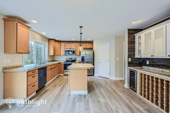 Foto del edificio - 10102 185th Avenue East, Bonney Lake, WA, ...