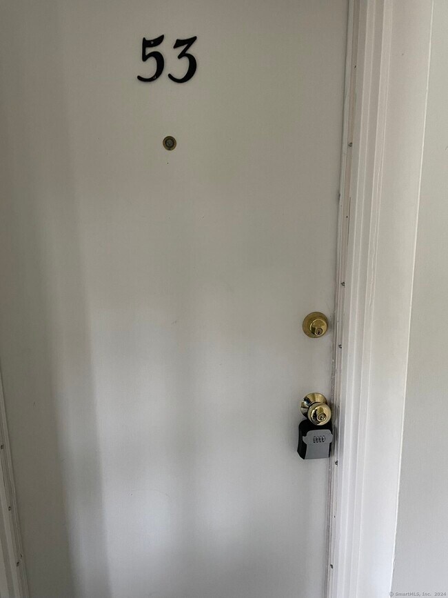 Foto del edificio - 484 Oak Ave