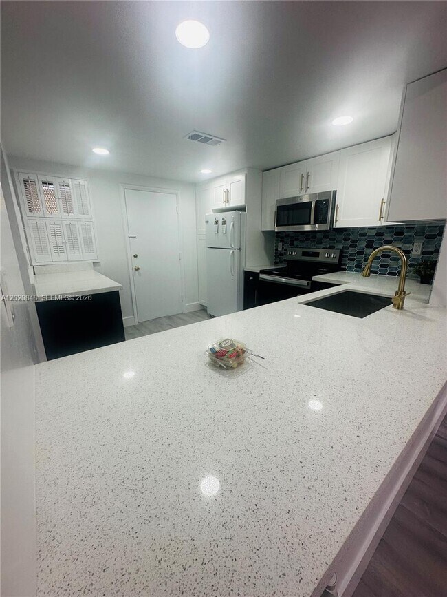 Foto del edificio - 9175 SW 77th Ave