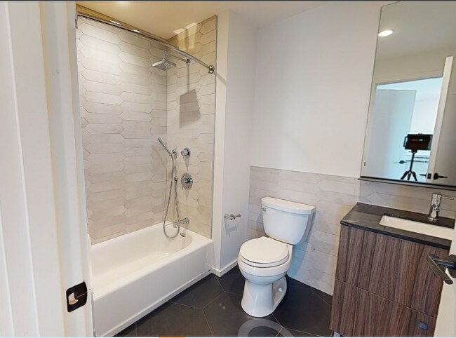 Building Photo - 340 Harrison Ave