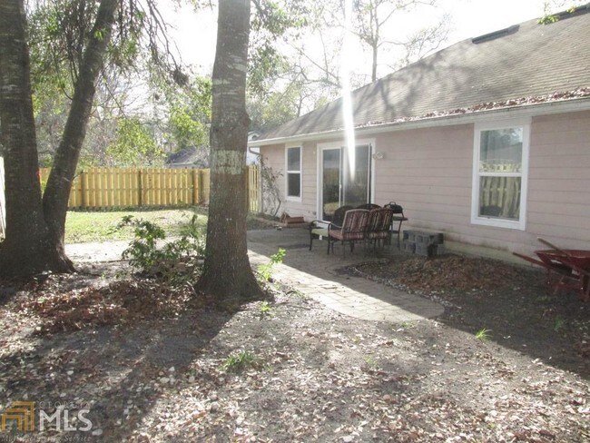Building Photo - 400 McIntosh Dr