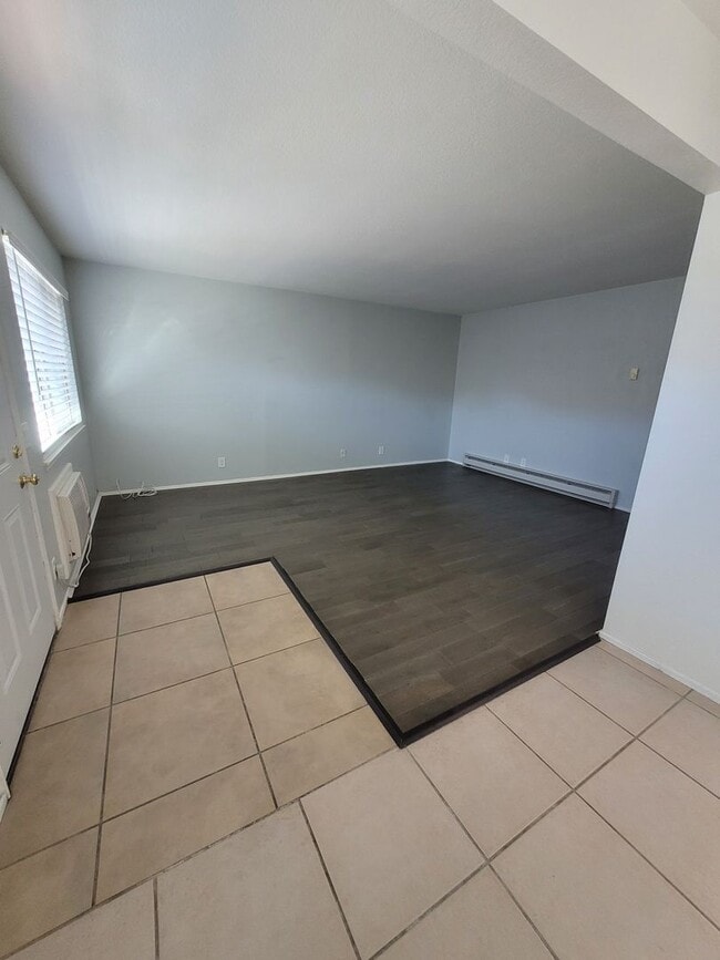 Building Photo - Great two bedroom/one bath in town!