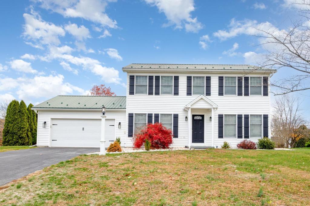 Primary Photo - 125 Fieldstone Dr