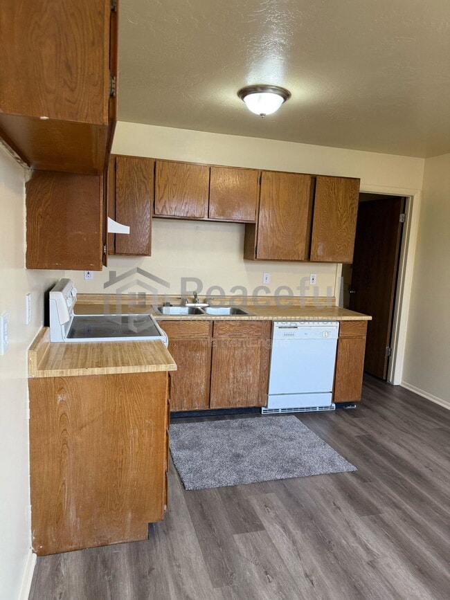Building Photo - 4693 S Arlington Park Dr