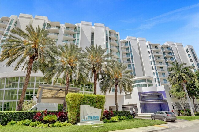Foto del edificio - 3029 NE 188th St