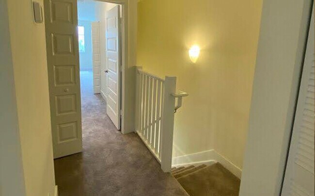 Foto del edificio - 6425 NW 103rd Pl