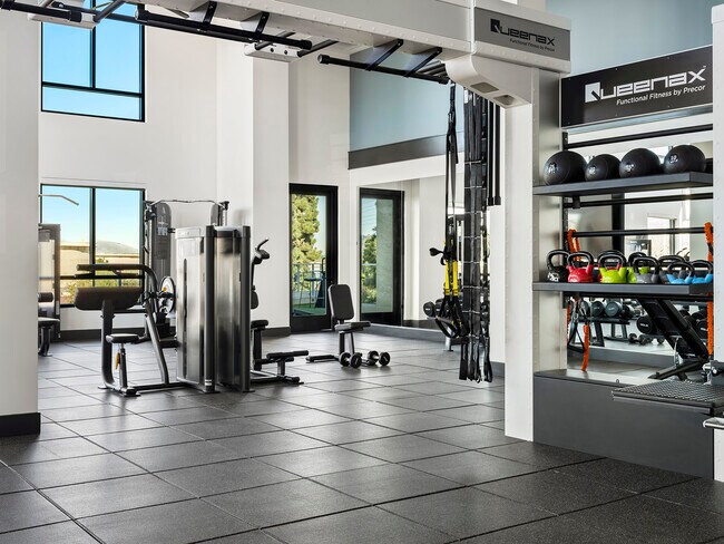 Gimnasio con luz natural - Kaia