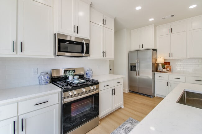Building Photo - Henderson Townhomes