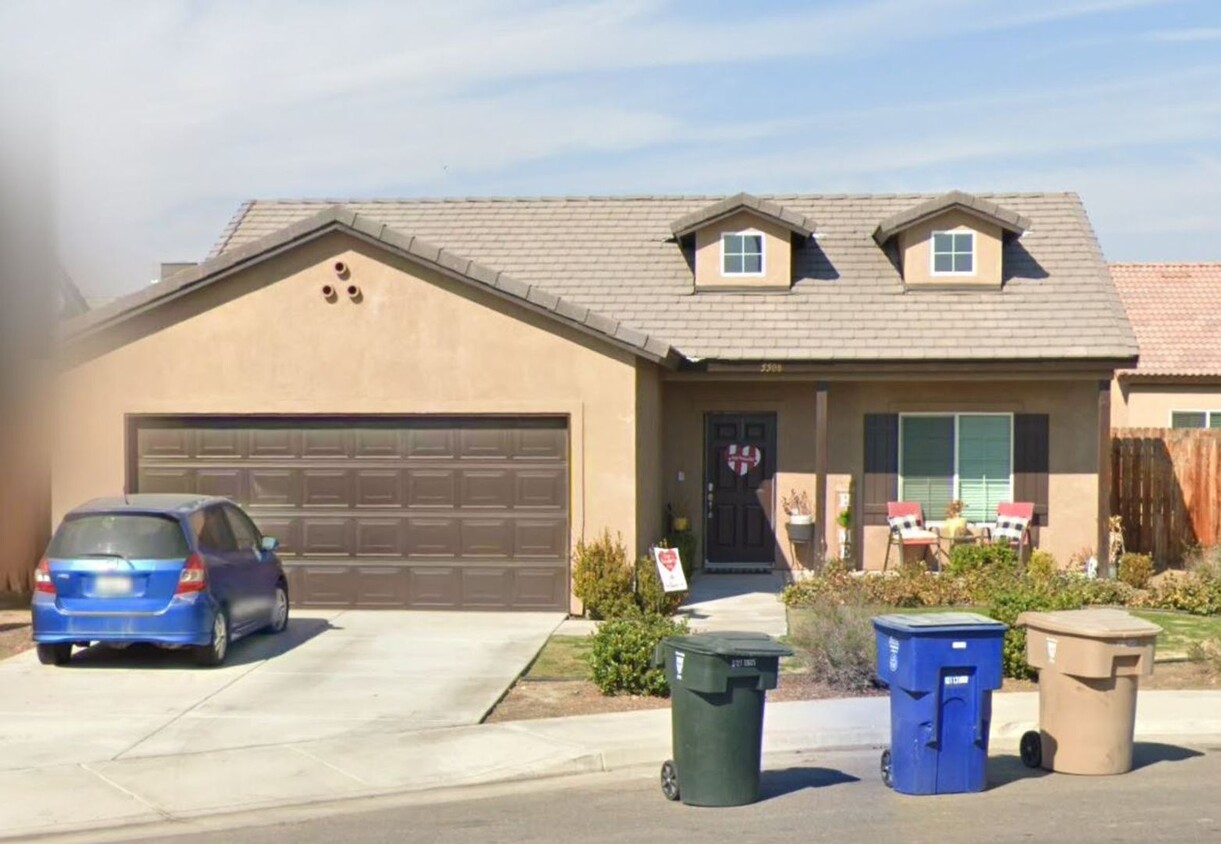 Primary Photo - Gorgeous Southwest Home!