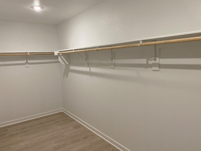 Building Photo - 1032 PEBBLE Dr