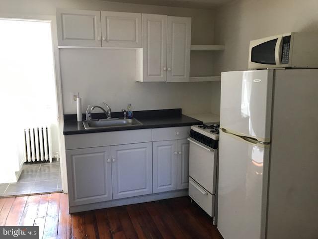 Primary Photo - 2026 Bainbridge St