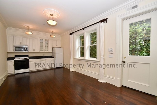 Building Photo - 49 Miller Ave