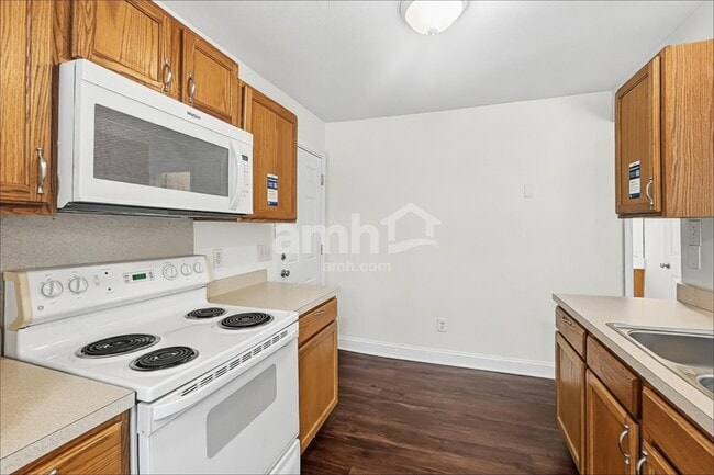 Building Photo - 5899 Culloden Ct