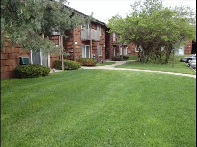 Building Photo - Immaculate Updated 1 Bedroom with 1 Bath