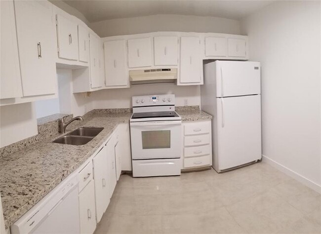 Building Photo - 11905 NE 2nd Ave