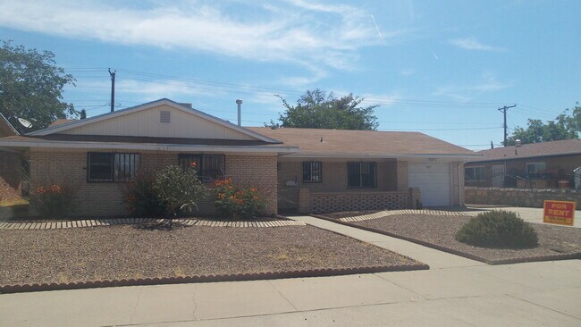 Foto del edificio - Eastwood 3 bedroom 2 bath single story for...