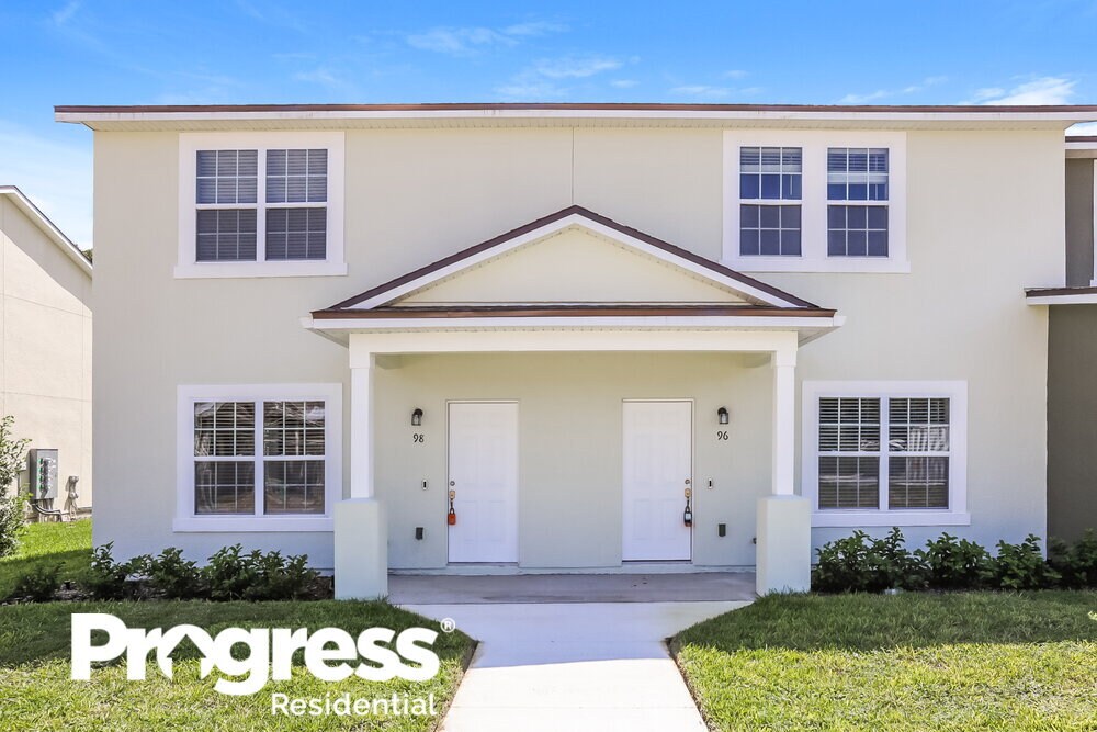 98 Eleven Oaks Cir, Eustis, FL 32726 Townhome Rentals in Eustis FL