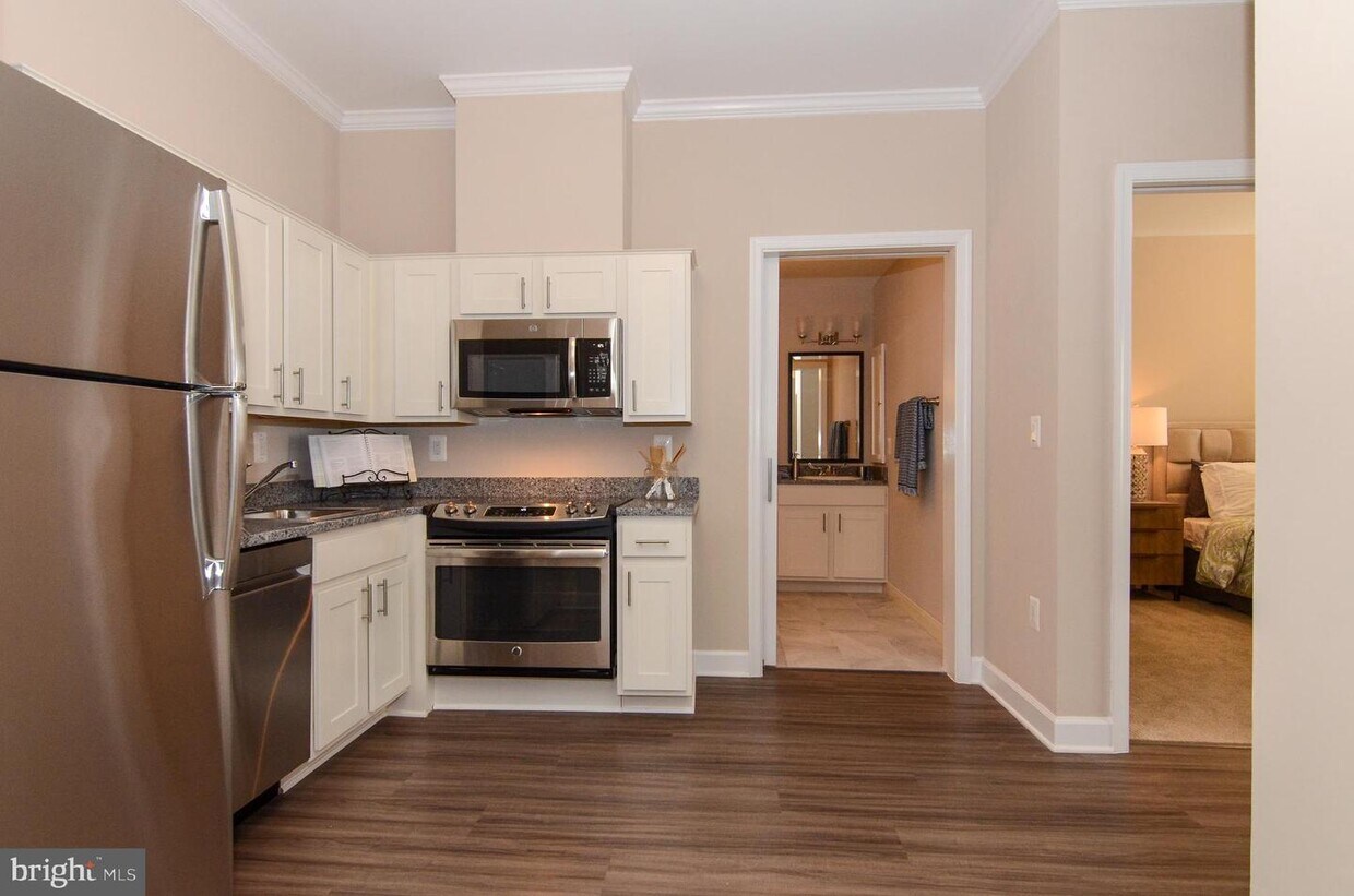 Primary Photo - 2222 Colts Neck Rd