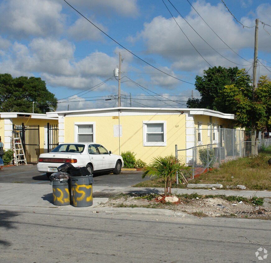 Foto del edificio - 522-526 NW 14th St