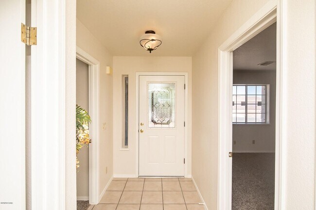 Puerta principal - 3515 Mockingbird Dr