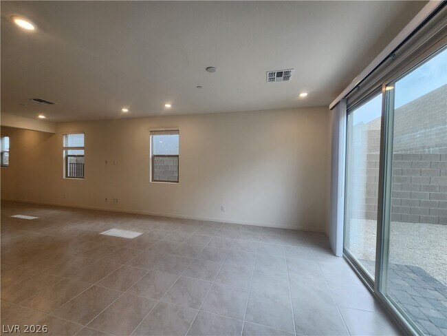 Foto del edificio - 1553 Crowned Eagle St