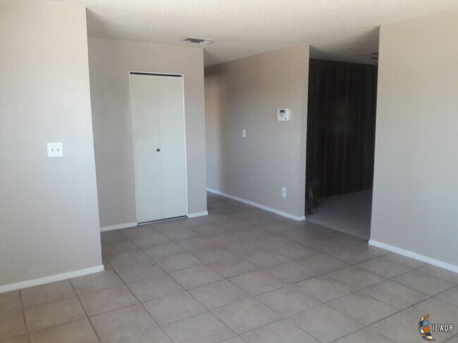 Foto del edificio - 1387 N 17th St