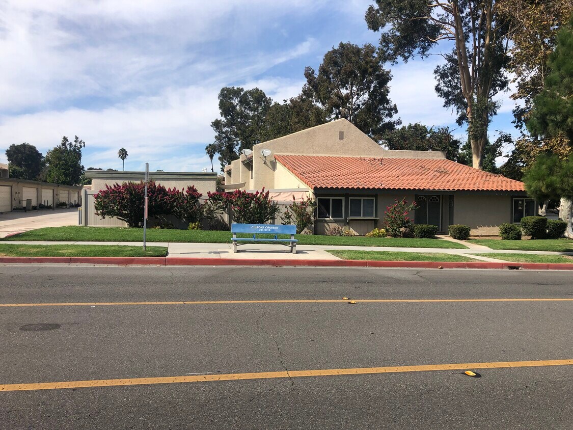 1304 Camelot Dr, Corona, CA 92882 Townhome Rentals in Corona CA