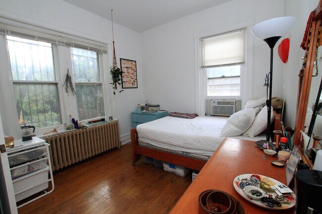Foto del edificio - 3718 Spring Garden St