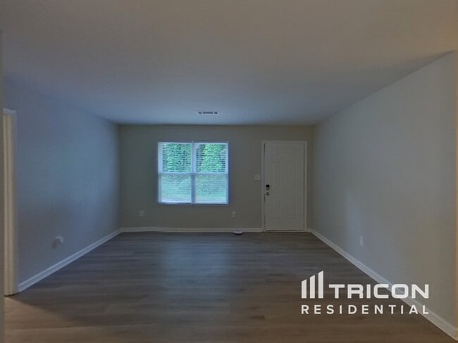 Building Photo - 2943 Pebblebrook Dr