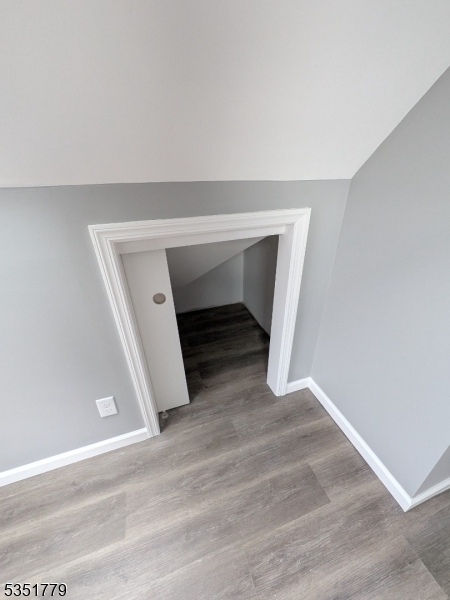 Building Photo - 413 River Dr