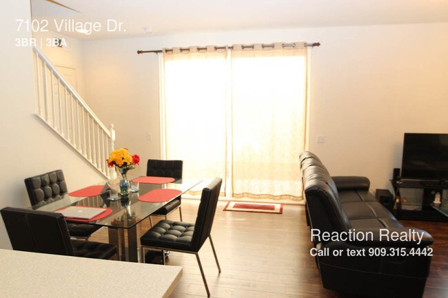 Foto del edificio - 7102 Village Dr