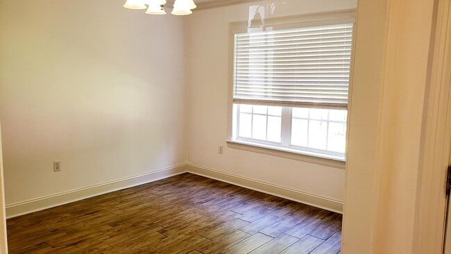 Building Photo - 130 Huntington Dr