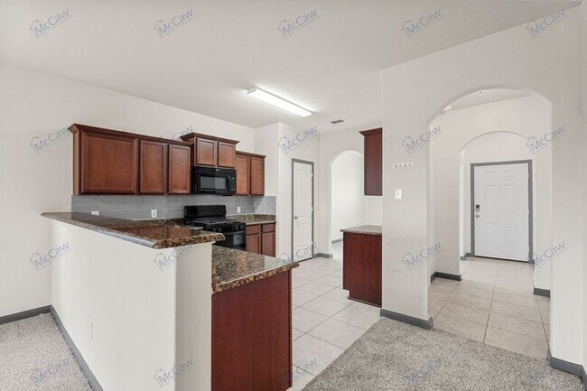 Foto del edificio - 2102 Primrose Ln