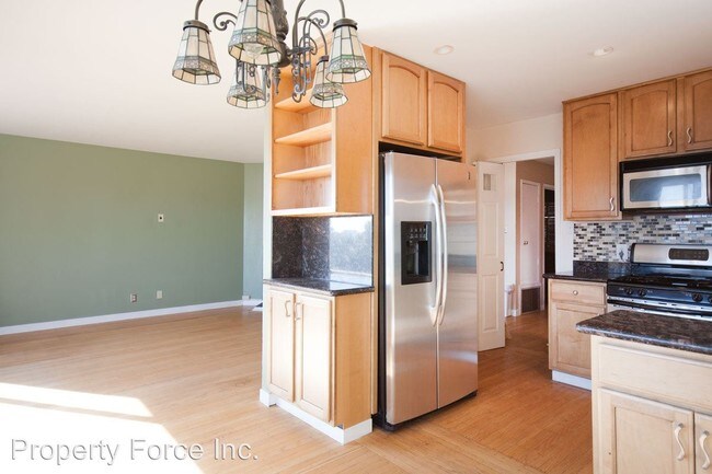 Building Photo - 353 Mangels Ave