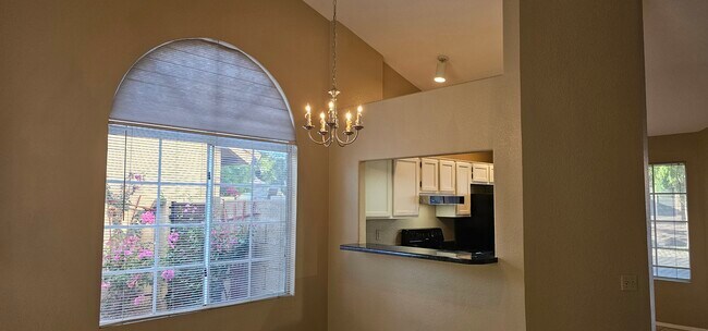 Foto del edificio - 3851 E Kent Dr