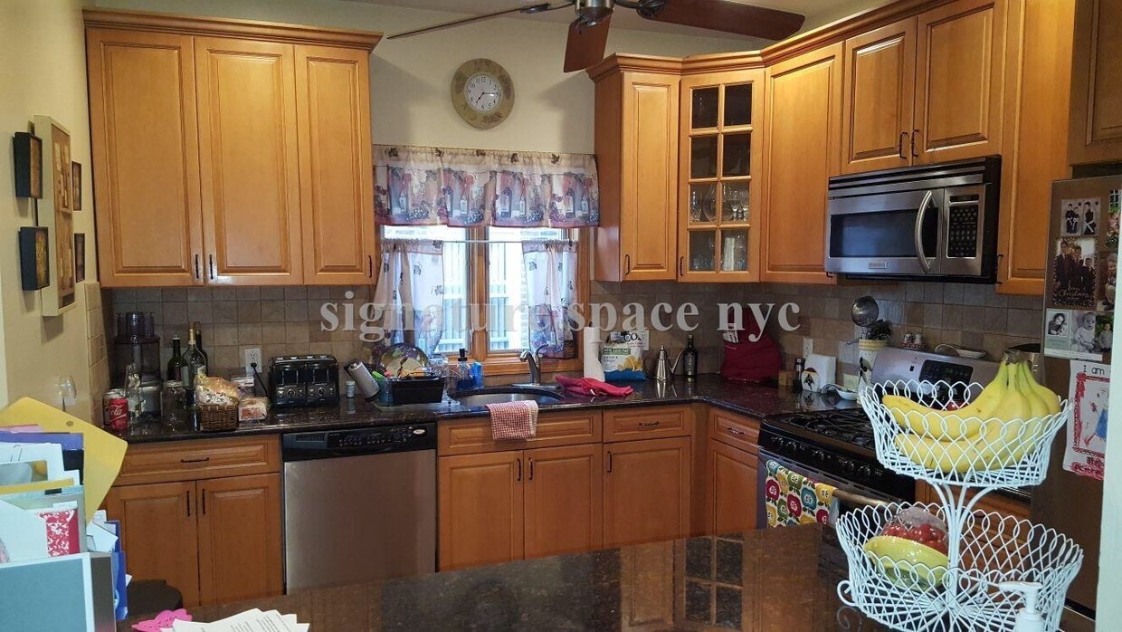 Foto principal - 50-25 190th St