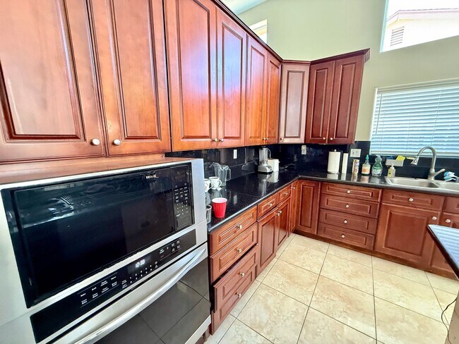 Foto del edificio - Rancho Penasquitos 6 Bedroom Home For Lease