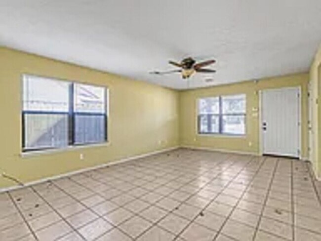 Building Photo - 4104 SW Rolling Hills Dr