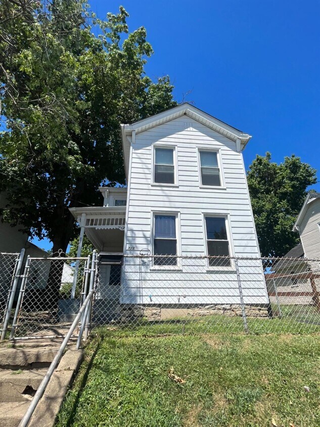 Foto principal - 711 N D St