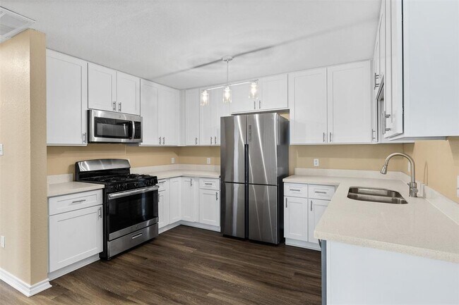 Foto del edificio - 8103 Willet Trail