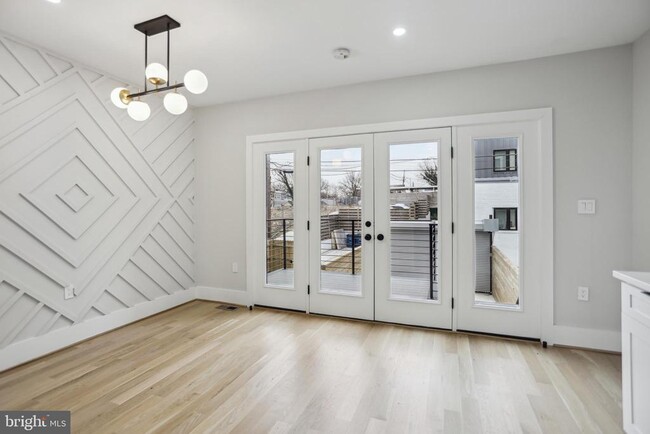 Building Photo - 1511 D St NE