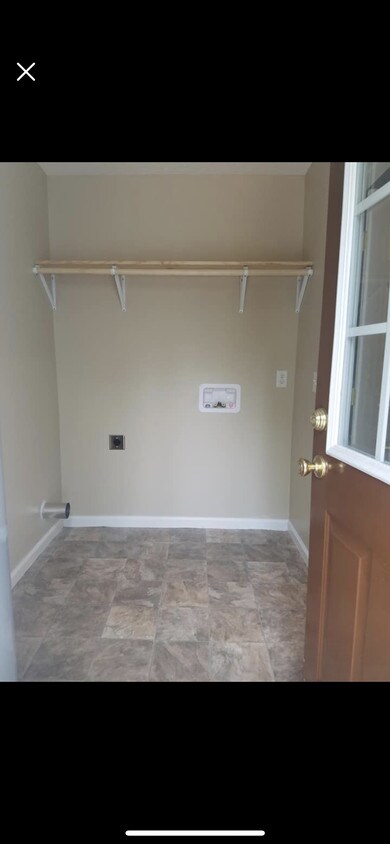 Foto principal - 530 Danny Kirkland Rd
