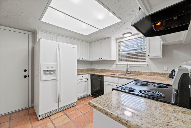 Foto del edificio - 17114 Banchory Ave