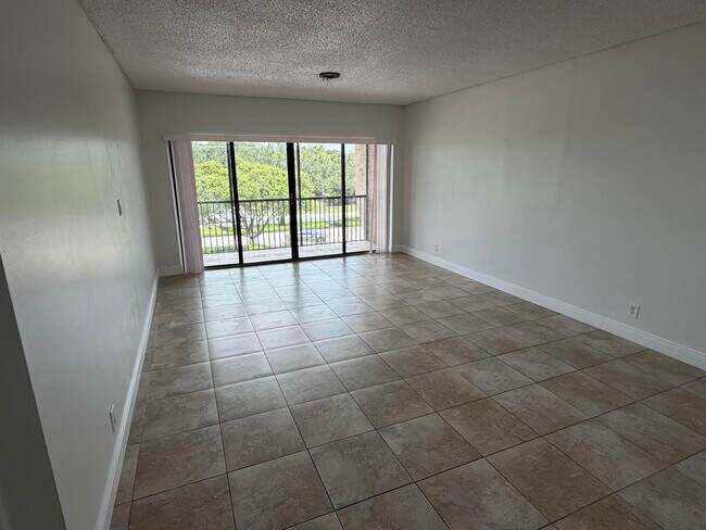 Foto del edificio - 2500 Coral Springs Dr