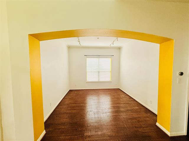 Foto del edificio - 2728 Breezy Point Ln