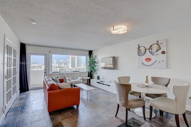 Foto del edificio - 401 Golden Isles Dr